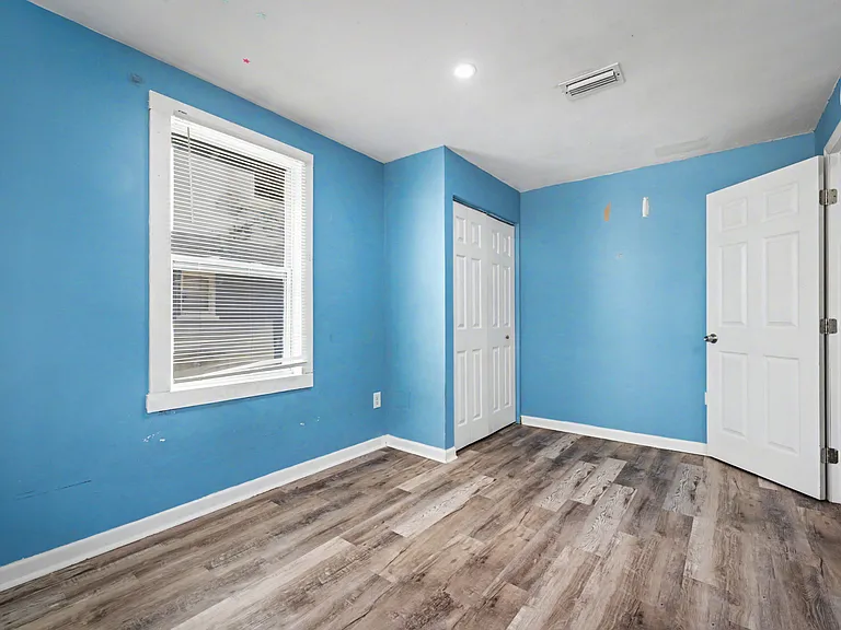 250 Vernis Ave — Photo 9