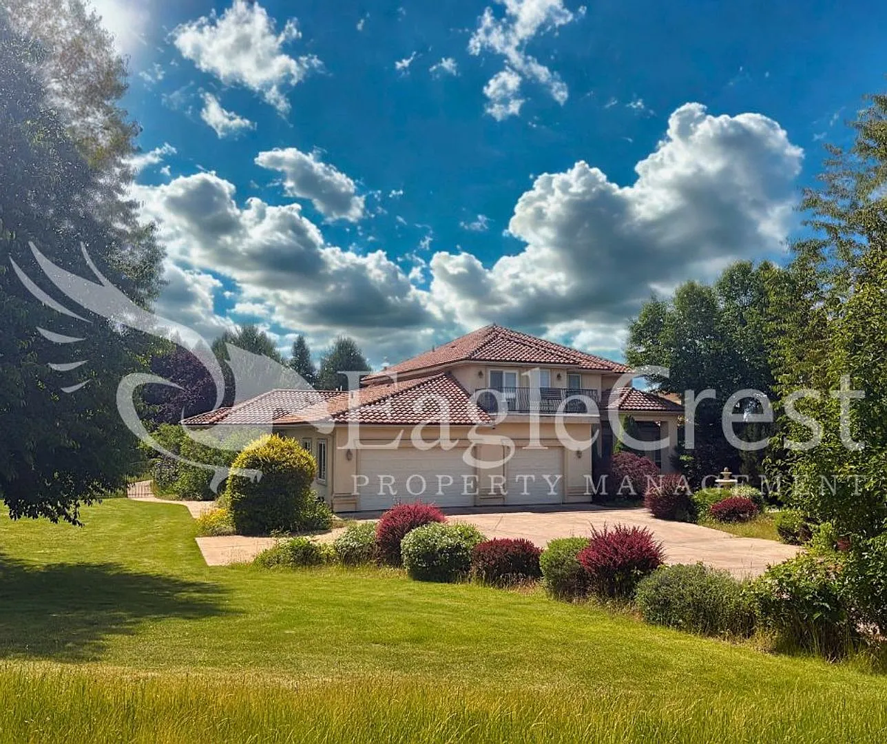 Luxury Bella Terra Estate with Mountain & Vineyard Views — Photo 2
