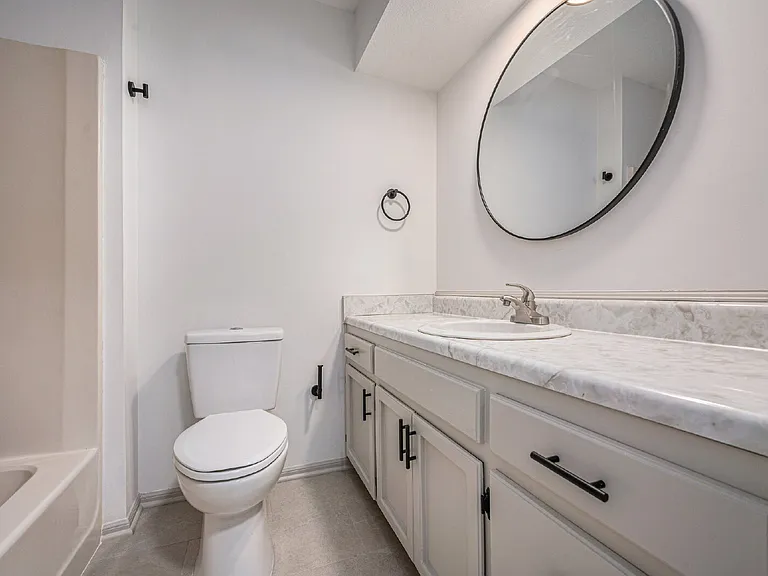 311 NE 101st Pl — Photo 12