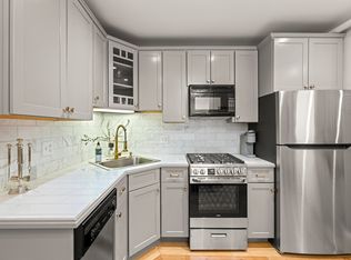 8 Phillips St #1, Boston, MA 02114