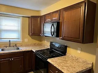 65 Johnson St #1R — Photo 7
