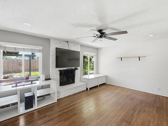 4th image of 2607 W Dartmouth Avenue