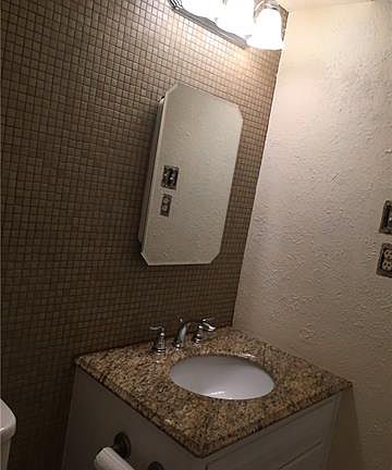 4th image of 428 Arborview Dr