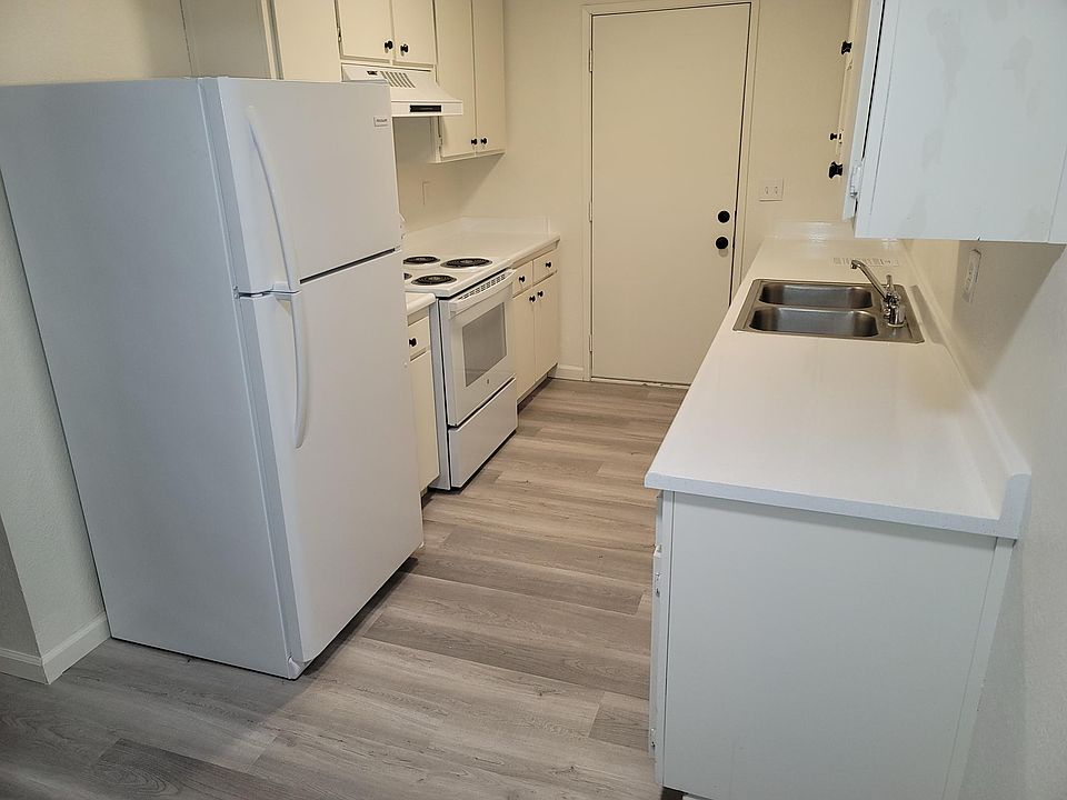 1st image of 4164 Main St #2