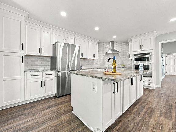 3rd image of 5109 Knightsbridge Way