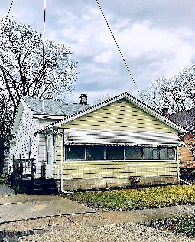 Charming 2-Bedroom Ranch Home in South Toledo — Photo 1