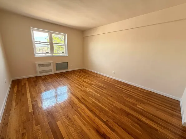 14711 34th Ave APT 4H, Flushing, NY 11354