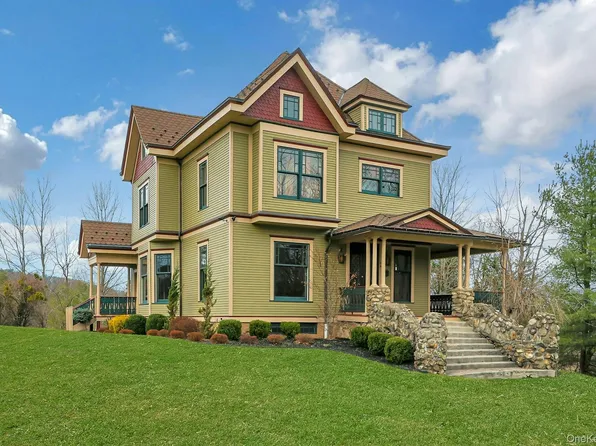 2 Pine Hill Road, Chester, NY 10918