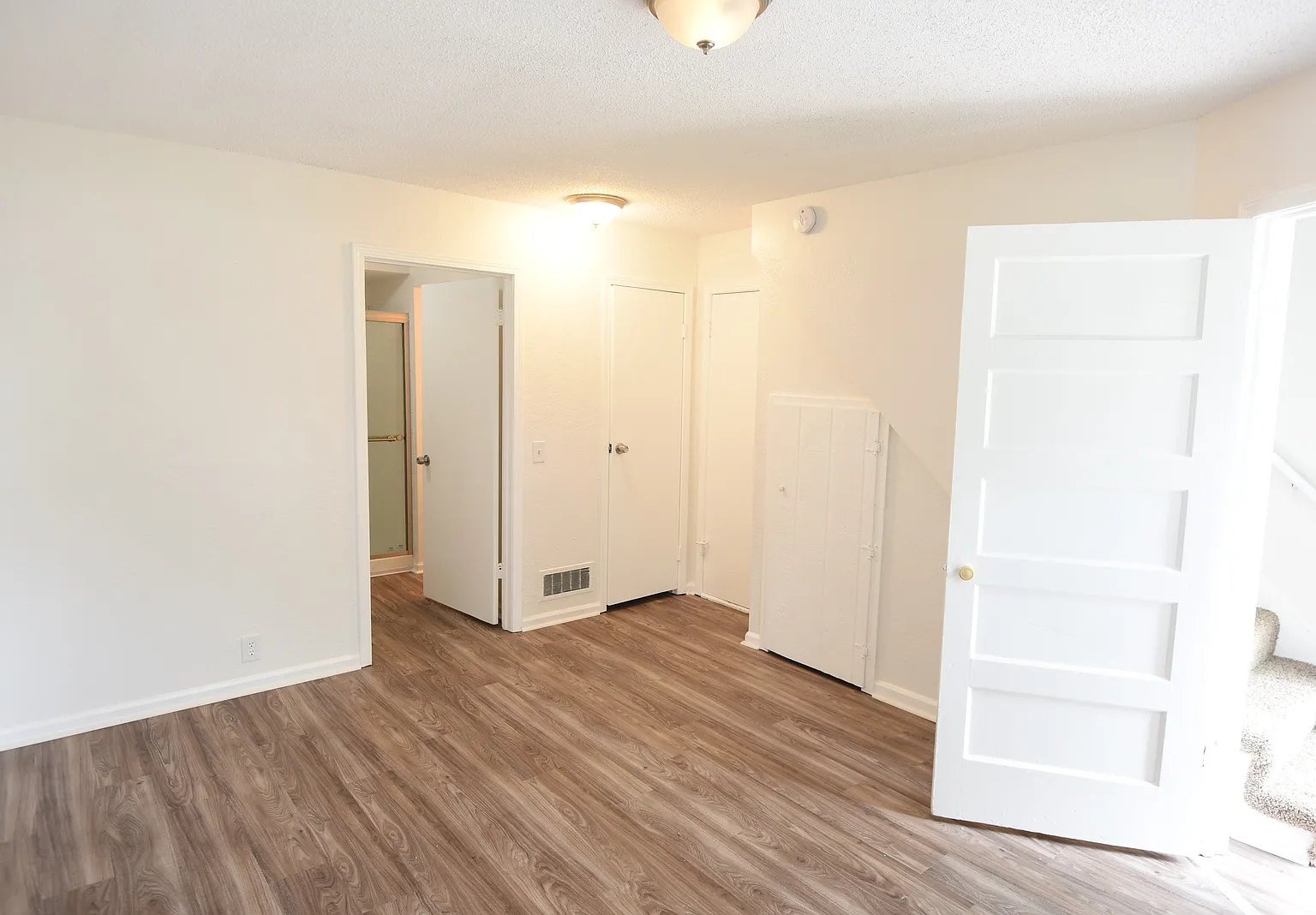 3 bed, 1200 sqft, $1,695 — Photo 4