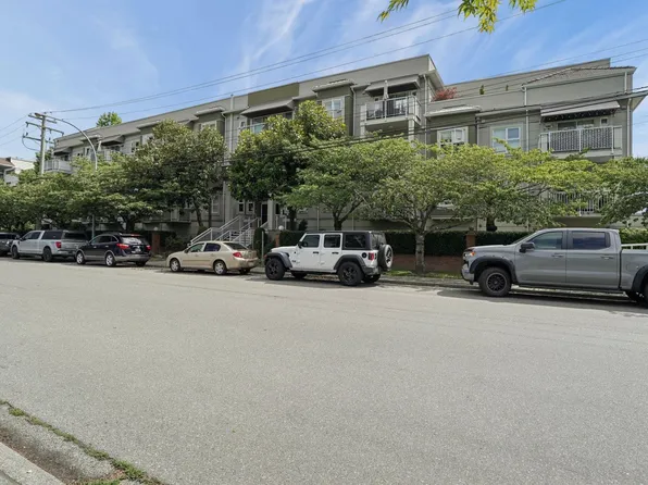 4728 53rd St #308, Delta, BC V4K 2Z1