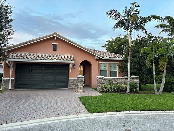 3rd image of 11877 NW 83rd Place