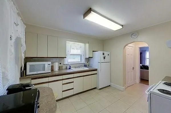 94 Eustis Ave — Photo 7