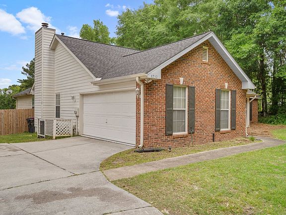 3rd image of 8752 Opal Dr