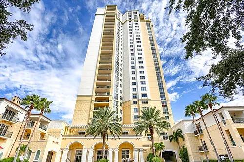300 Beach Dr NE Photo 1 300 Beach Dr NE Photo 1