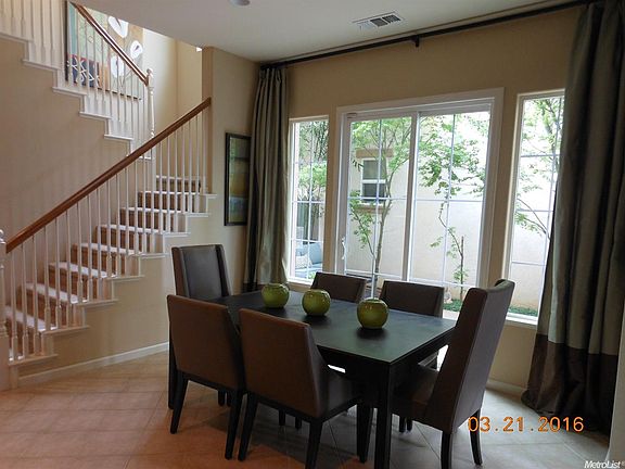 4th image of 1320 Harvest Dr