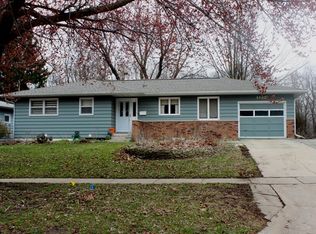 1428 Prairie Du Chien Rd, Iowa City, IA 52245