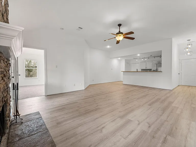 351 Fantasy Ln — Photo 7