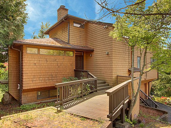 2nd image of 6603 NE 130th Ln