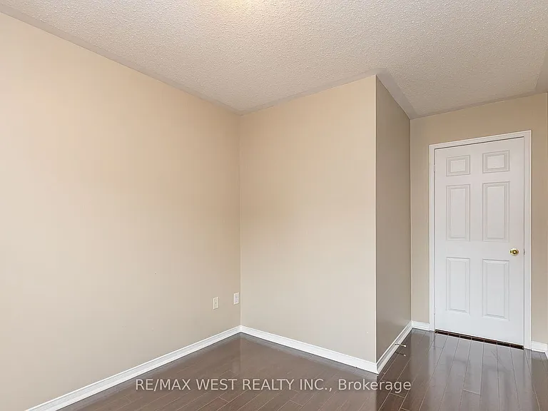 4975 Southampton Dr #218 — Photo 26