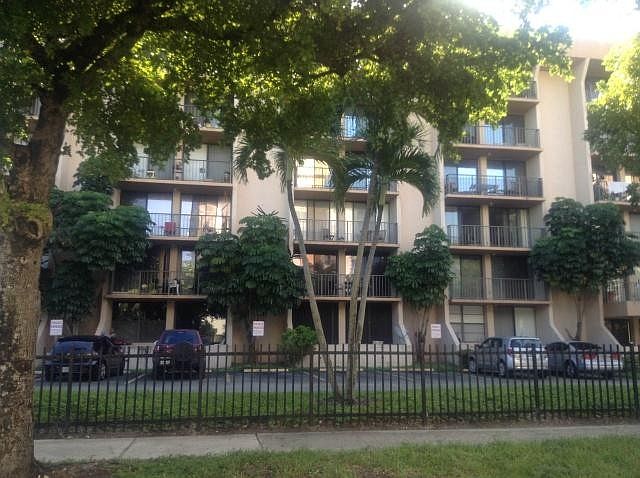 1st image of 16751 NE 9th Ave APT 610