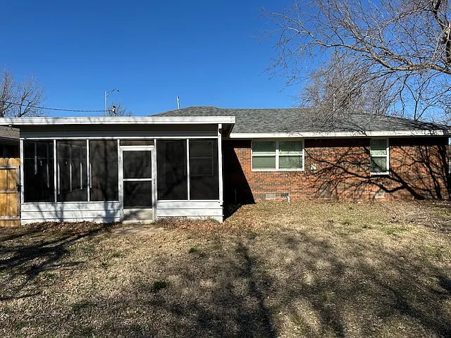 1104 W Robinson St — Photo 14