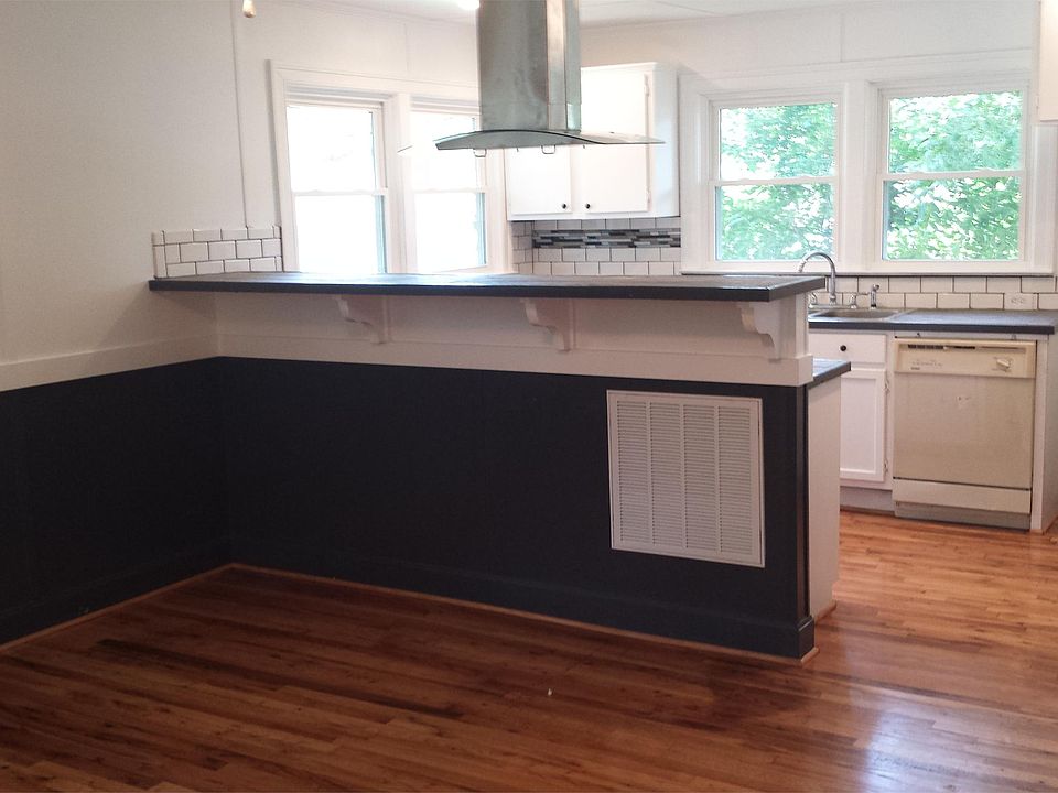 Living Room & Kitchen