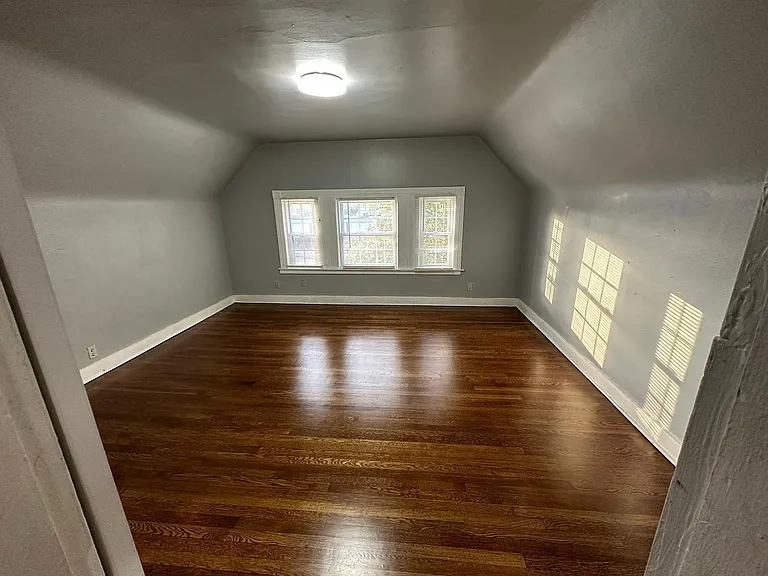 541 Orchard St — Photo 13