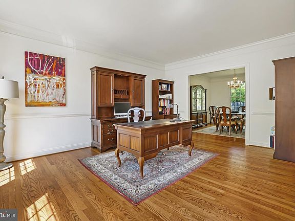 4th image of 6811 Rannoch Rd