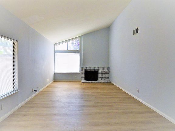 4th image of 432 San Vincente Cir
