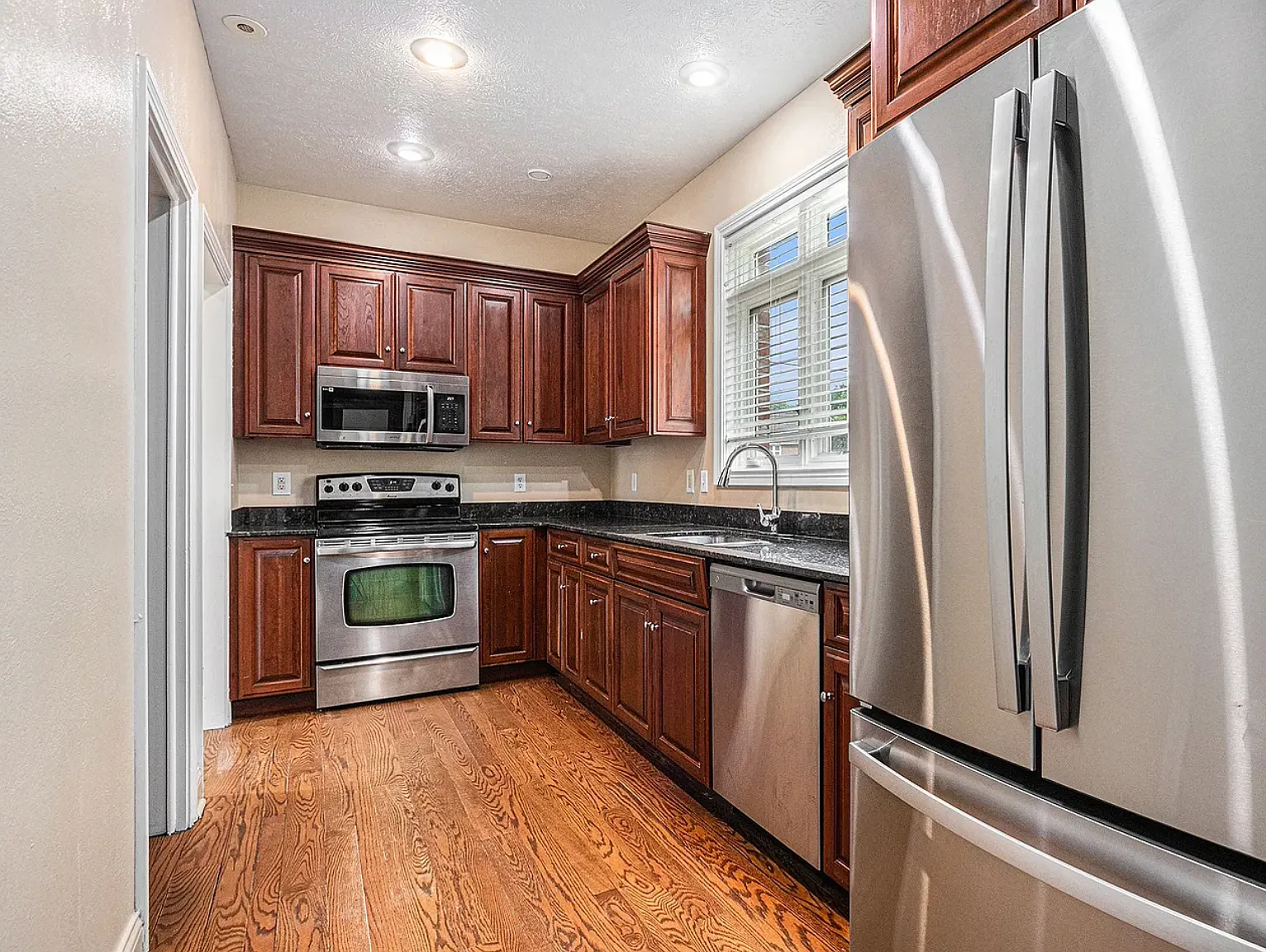 806 S Bend Ave — Photo 3