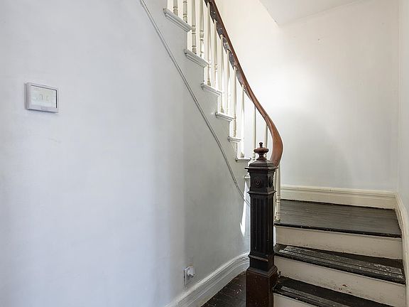 4th image of 459 Bergen Ave