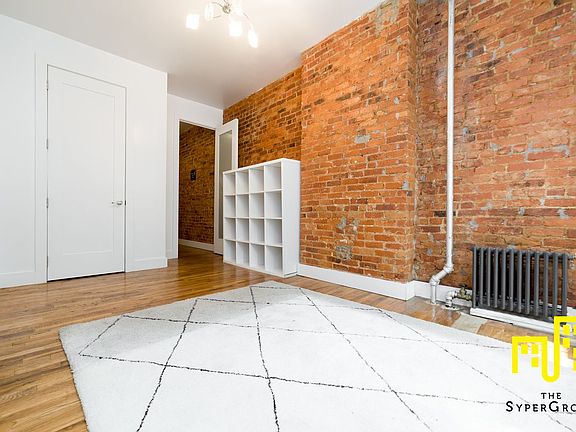 4th image of 1335 Hancock St APT 1R