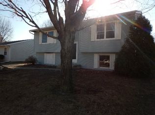 817 Cloverdale Ave, Waterloo, IA 50703