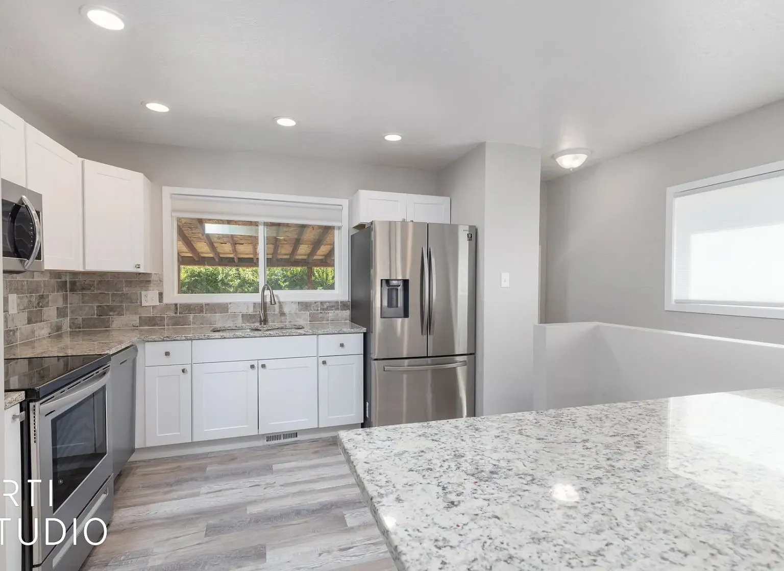 846 McFarland — Photo 3