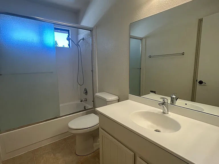 136 Peach Ter — Photo 16