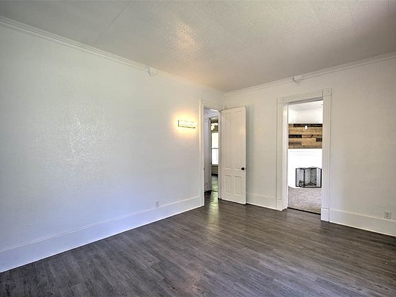 5th image of 840 W William St