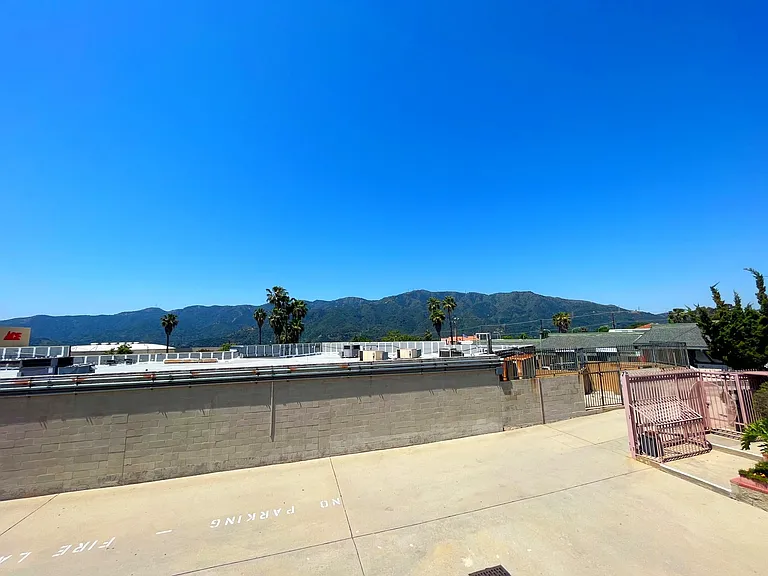 3119 Foothill Blvd #1 — Photo 36