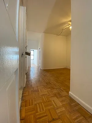 Rented by Shai Realty Management Inc | media 15