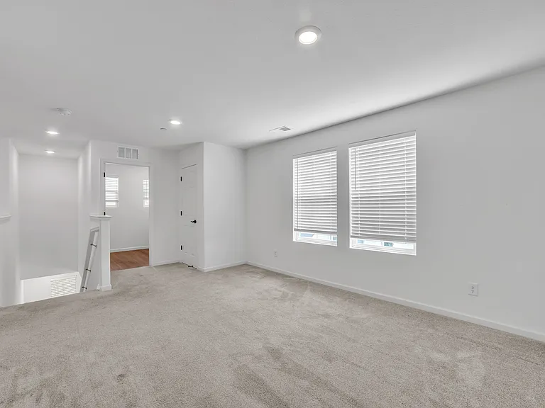 4562 Butterfly Ridge Dr — Photo 27