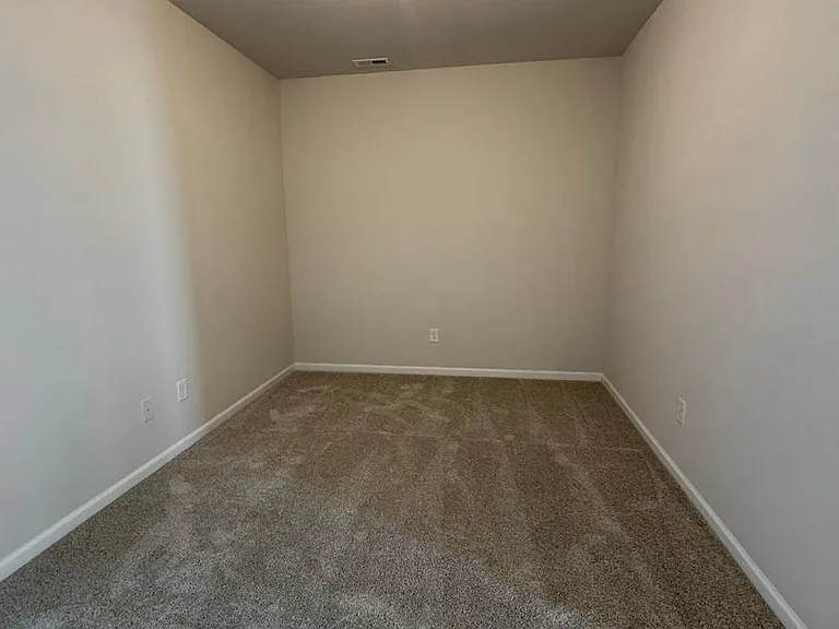 8911 Nettleton Ave — Photo 13