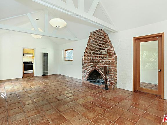 4th image of 2367 Merrywood Dr