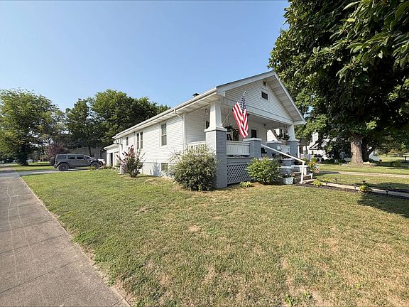 2nd image of 606 E Center St