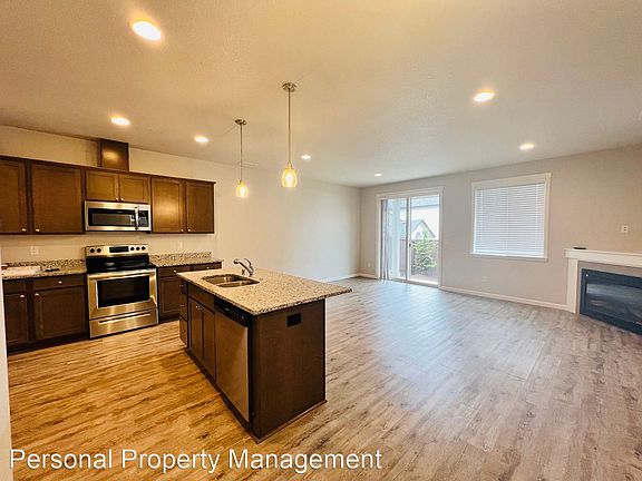 4th image of 5824 NE 56th Pl
