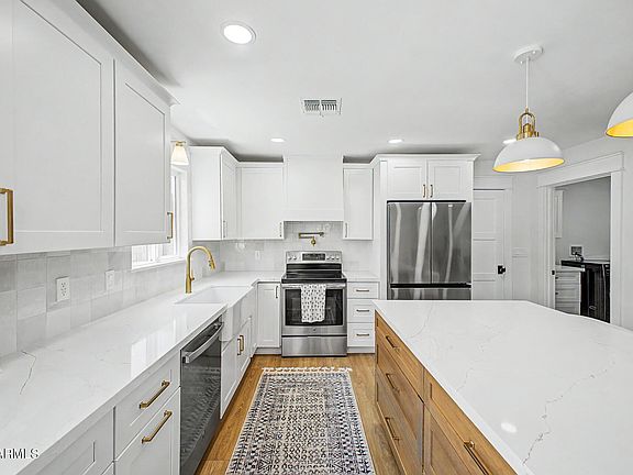 5th image of 2425 E INVERNESS Avenue