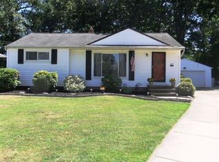 608 Bayfair Dr, Bay Village, OH 44140
