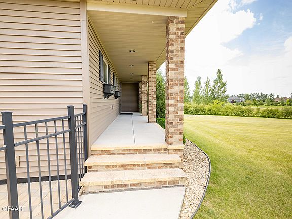 3rd image of 6951 Farmstead Dr