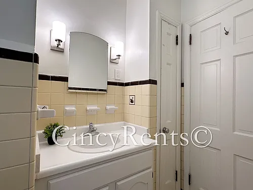 837 Van Dyke Ave #1 — Photo 14