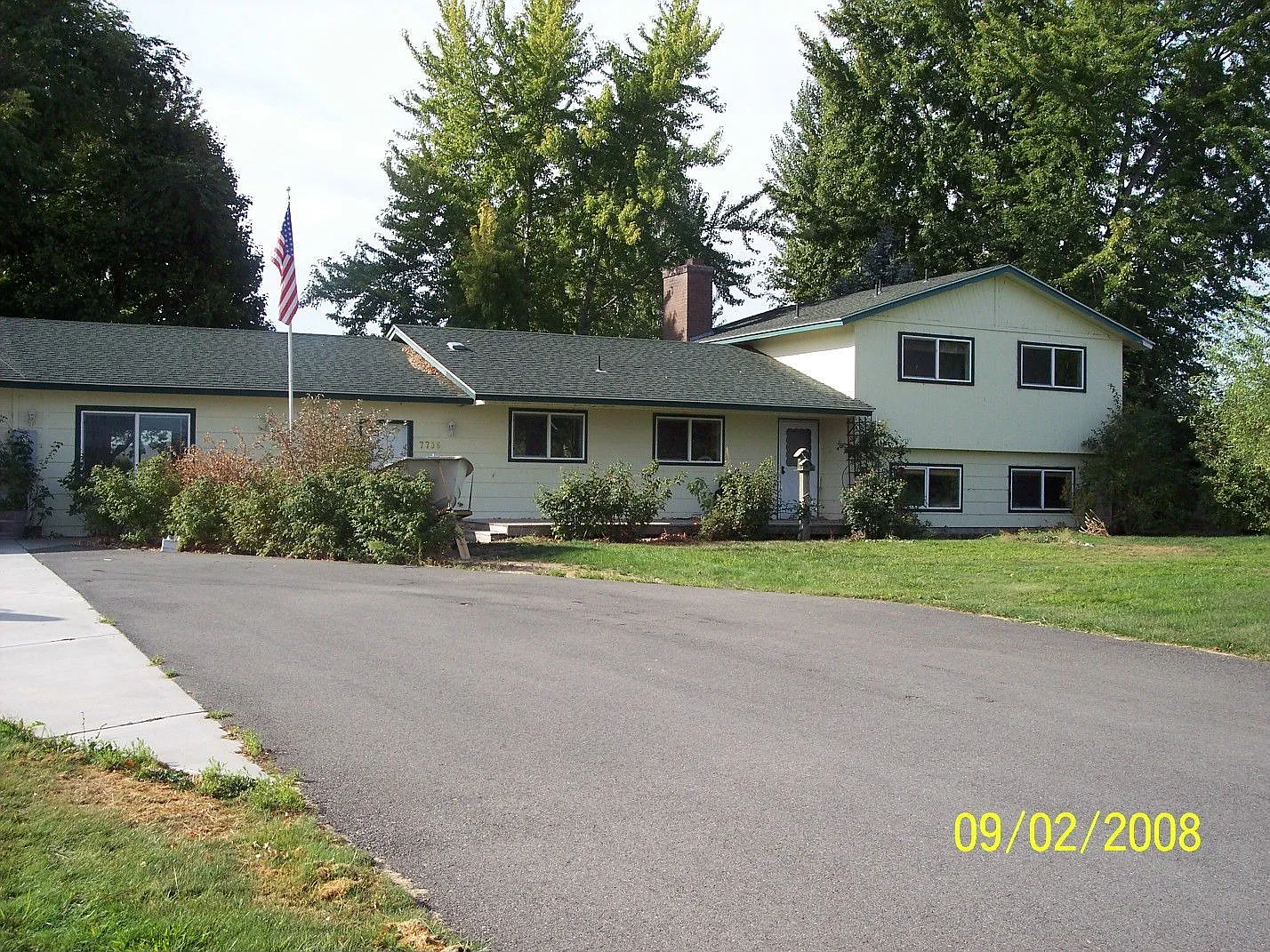 7706 W Dradie St photo 1