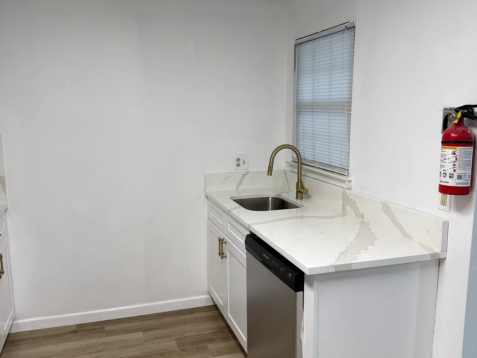 2 bed, 804 sqft, $2,000 — Photo 2