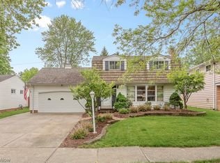 6646 Crenshaw Dr, Parma Heights, OH 44130